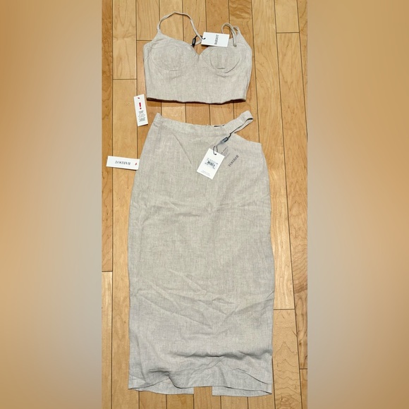 Bardot corset top and skirt. Color: pebble - Picture 4 of 7